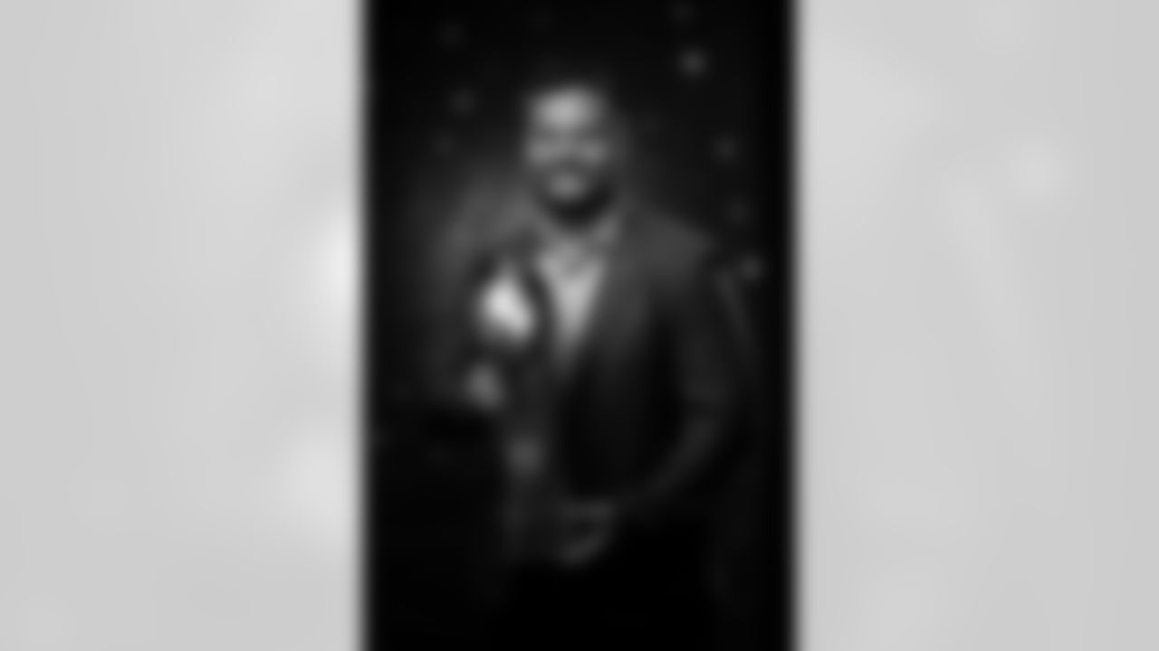 Shiloh Keo poses for a portrait at the 2025 Alumni Weekend Reception on October 18, 2025. Photo by Ben Swanson / Denver Broncos