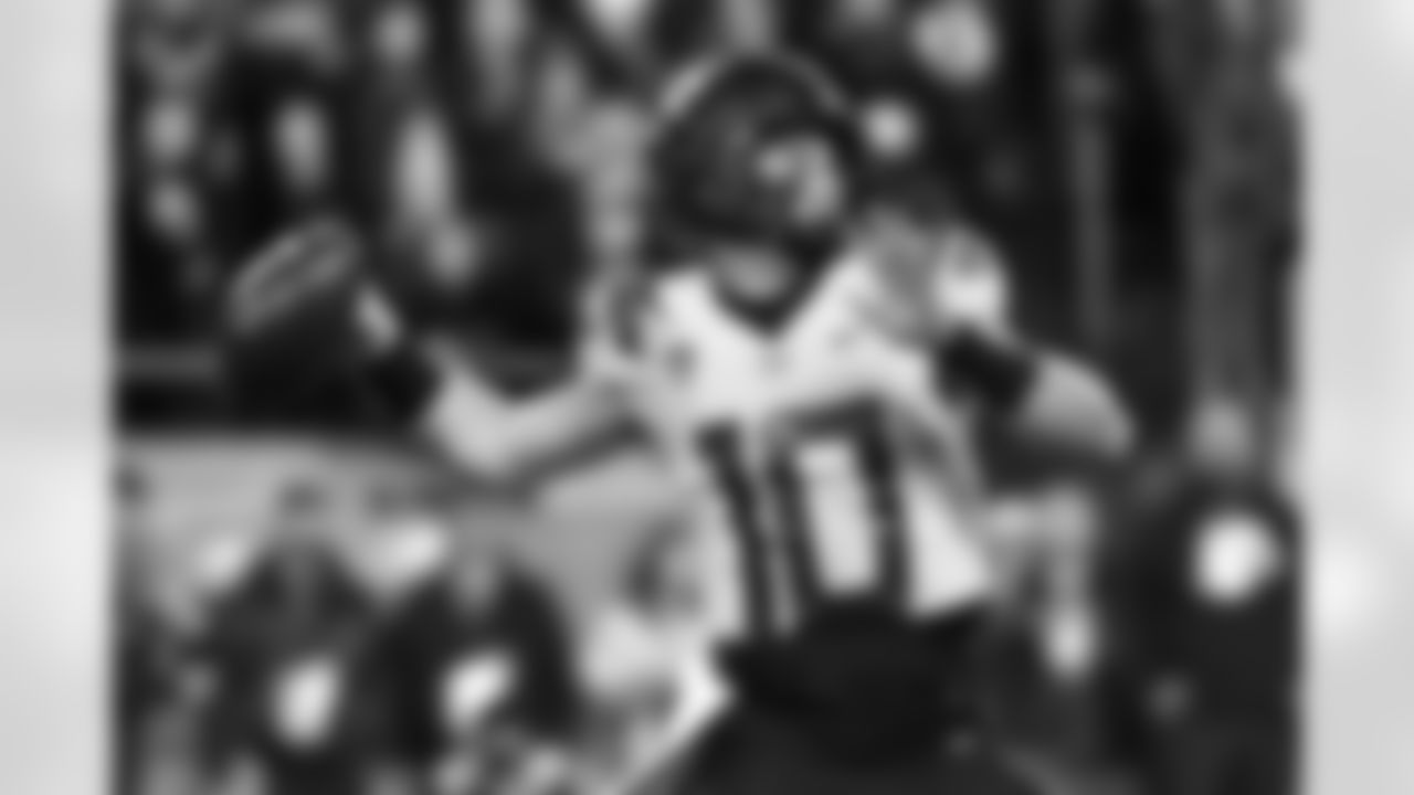 Round 1, No. 12 overall

"I'm not sure how this all works out for the Broncos. They could very well go up and get J.J. McCarthy, or they could hang tight at No. 12 and take Nix ... or they could stay put and take the best player available (QB or non-QB). I do know there are fans of Nix in the building. Let's see." – Peter Schrager, NFL.com (April 25)

"No, this week's trade for former No. 2 overall pick Zach Wilson does not take Denver out of the QB market. Sean Payton was never afraid to use future draft capital to secure a player he coveted while head coach in New Orleans. To move up this year, the Broncos will likely have to part with their first-rounder in 2025. ... But what if they don't have to do so?" – Charles Davis, NFL.com (April 24)

"Betting on being good enough to support a quarterback like Bo Nix is simply the better bet, given how the quarterback market and the rookie wage scale work." – Timo Riske, Pro Football Focus (April 24)

"Bo Nix works for a lot of what they want to do. A lot of underneath stuff. Sixty-one college starts; 22-5 with Oregon. Is he going to move around a lot? No. There are some Drew Brees qualities. Highly productive. Very coachable. Super accurate." – Colin Cowherd, FOX Sports (April 19)

"Nix has some accuracy comparisons to Drew Brees, so it makes sense that Brees' former Saints coach Sean Payton would covet those attributes." – Vinnie Iyer, Sporting News (April 17)

"Nix has the mobility, accuracy – yes, some of his record 77.5% completion rate in 2023 was juiced by the Ducks' offense – and quick decision-making coach Sean Payton values, plus a nose for the goal line (38 rushing TDs in five college seasons)." – Nate Davis, USA TODAY (April 9)

"Nix's accuracy and processing speed would appeal to coach Sean Payton, as he finished his college career by completing 77.4% of his passes in 2023 -- an FBS single-season record. His tape was impressive to watch." – Field Yates, ESPN (April 3)

"It really will be interesting to see if it goes this way. Can the Broncos avoid a costly trade-up and still land a quarterback? Yes. But can Nix be the QB who can elevate Sean Payton's team? I'm less sure about that. But what other options are there at this point? I'd feel much better if Denver could move down and still get Nix." – Eric Edholm, NFL.com (March 29)

"Nix isn't going to be for every team, but [Sean] Payton might see a little Drew Brees in him. He's a super-fast processor who can make every throw and was one of the most productive passers in college football the past two seasons." – Mel Kiper Jr., ESPN (March 19)

"[Michael] Penix [Jr.] or Nix? Bo Nix fits Sean Payton. I've been pounding this drum for a long time." – Joel Klatt, FOX Sports (March 18)

"Quarterbacks are flying off the board in this scenario, and with Denver not scheduled to pick again until the third round, it must act decisively to add one now." – Field Yates, ESPN (March 16)

Doug Farrar, Touchdown Wire (Feb. 17)

"Nix is coming off a solid showing at the Senior Bowl, where team scouts raved about his interviews and the work he did in practice. Nix, who started for three seasons at Auburn before transferring to Oregon in 2022, is experienced and pro-ready, and he has the accuracy (nation-leading 77.4% completion rate) and second-effort mobility to work well with coach Sean Payton's scheme." – Matt Miller, ESPN (Feb. 5)

"... Nix became an awesome point guard after transferring to Oregon, and that's precisely what Sean Payton would ask him to do in his offense." – Chris Trapasso, CBS Sports (Jan. 17)

Vinnie Iyer, Sporting News (Jan. 17)

Ryan Fowler, The Draft Network (Jan. 17)

Round 1, No. 15 overall (via mock trade)

"Sean Payton gets his point-guard quarterback, and the Broncos get a third-round pick in return from the Colts in this slide back (pick No. 82 overall)." – Chris Trapasso, CBS Sports (April 17)

Round 1, No. 18 overall (via mock trade)

"Nix has the experience and intelligence to be a good fit in Denver." – Dan Parr, NFL.com (Feb. 16)

Round 1, No. 19 overall (via mock trade)

"Denver trades down, gets a QB and acquires extra capital — tough to beat that." – Nick Baumgardner, The Athletic (April 8)

Round 1, No. 20 overall (via mock trade)

"There's nothing Sean Payton loves more than an accurate quarterback and during the 2023 college season, there was no one more accurate than Nix, who led all FBS quarterbacks in completion percentage." – John Breech, CBS Sports (April 23)

Round 1, No. 22 overall (via mock trade)

"I don't see the Broncos taking Nix at No. 12, and I know they'd like to fill the current Round 2 hole on their draft docket. This move allows them to add a second-rounder from Philly and come away with Nix, who looks to be a great fit for Sean Payton's offense." – Daniel Jeremiah, NFL.com (April 24)

"The correlation between Nix's skill set and that of QBs who have played under Denver coach Sean Payton is impossible to ignore. Nix is accurate, poised and decisive -- all traits Payton covets." – Jordan Reid, ESPN (April 22)

"The public discourse around Nix varies. Some people think he fits nicely in Denver. Others don't think it would work quite as well. Most people seem to think Round 2 is more likely for Nix. That feels right to me, too, but if Penix goes as high as he does in this mock, the Broncos might not want to risk another team swooping in for Nix. They're clearly a tough team to peg right now. But one way or another, the Broncos are getting a quarterback, and I don't foresee them getting too precious about it." – Eric Edholm, NFL.com (April 22)

Round 1, No. 27 overall (via mock trade)

"Denver's gamble that a quarterback it wants is still on the board pays off as the Broncos deal next year's first-rounder to grab Nix, who has drawn some comparisons to Sean Payton's former star Drew Brees." – Bruce Feldman, The Athletic (April 4)

Round 1, No. 31 overall (via mock trade)

"To get that extra year on the rookie deal, the Broncos move back into Round 1 for Nix, who Payton will likely love due to his vast collegiate experience and the maturation he showed as a quick decision-maker from the pocket at Oregon. In this deal, the 49ers move this selection and a 2025 fourth-round pick and receive Denver's 2025 first-rounder and No. 76 in this draft (third round)." – Chris Trapasso, CBS Sports (Feb. 16)

(AP Photo/Andy Nelson, File)