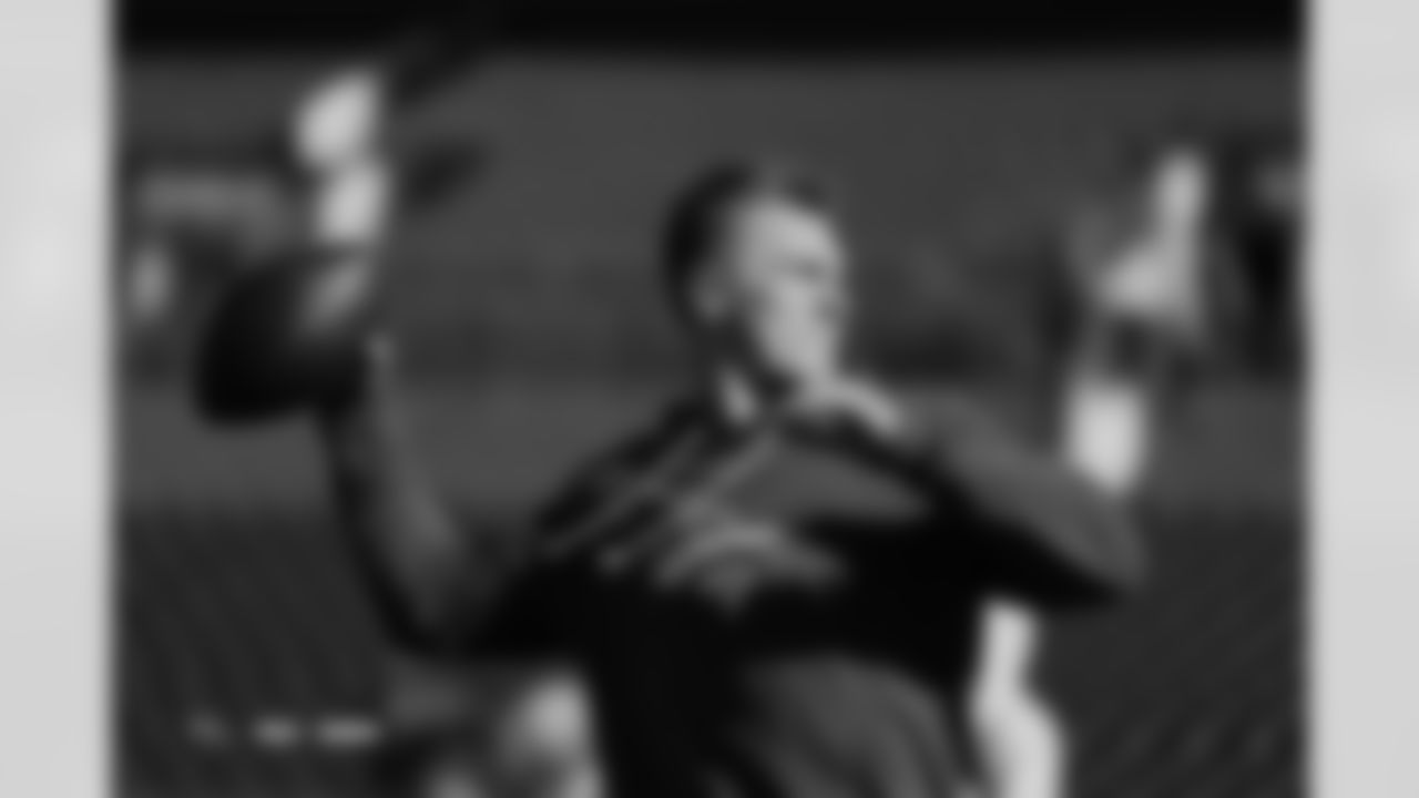 Bo Nix (10) before the Broncos' Week 11 game against the Kansas City Chiefs at Empower Field at Mile High in Denver, Colorado on November 16, 2025. Photo by Gabriel Christus / Denver Broncos