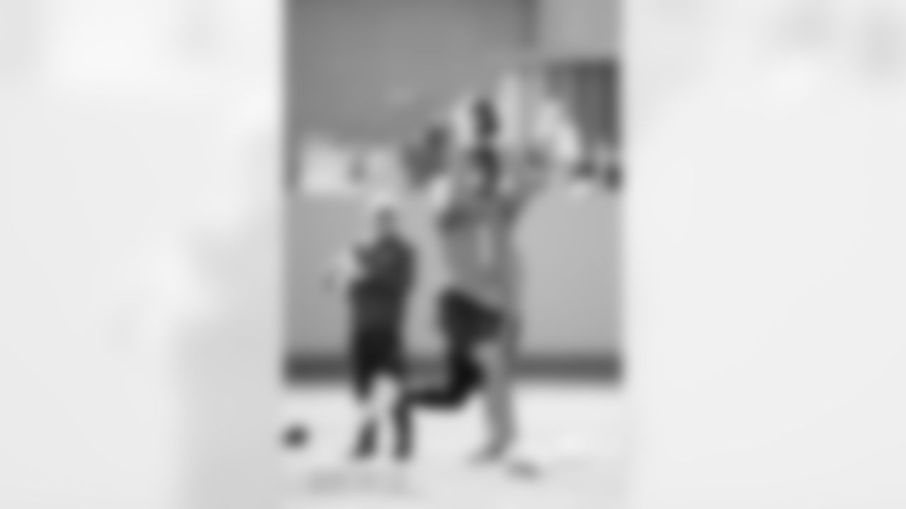 Evan Engram during practice at Broncos Park Powered by CommonSpirit in Englewood, Colorado on November 14, 2025. Photo by Ben Swanson / Denver Broncos