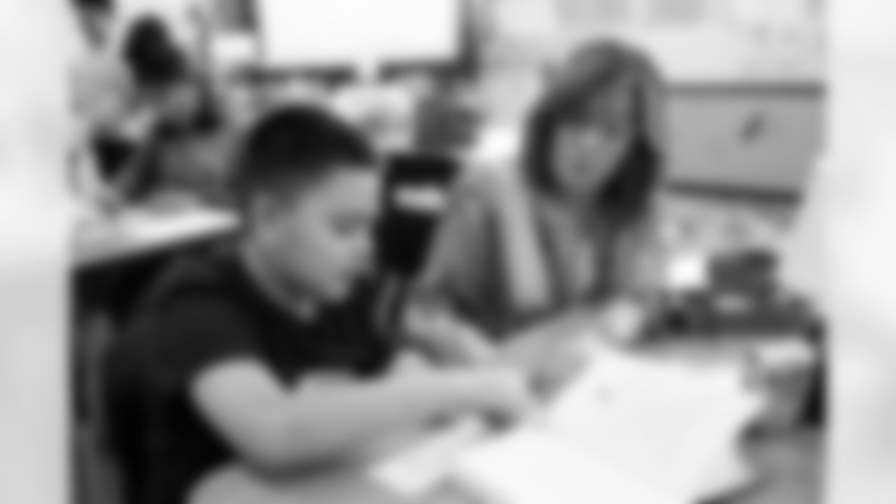 The Denver Broncos and CommonSpirit host a Thanksgiving assembly and activities about kindness at Colfax Elementary School in Denver, Colorado on November 11, 2025. Photo by Ben Swanson / Denver Broncos