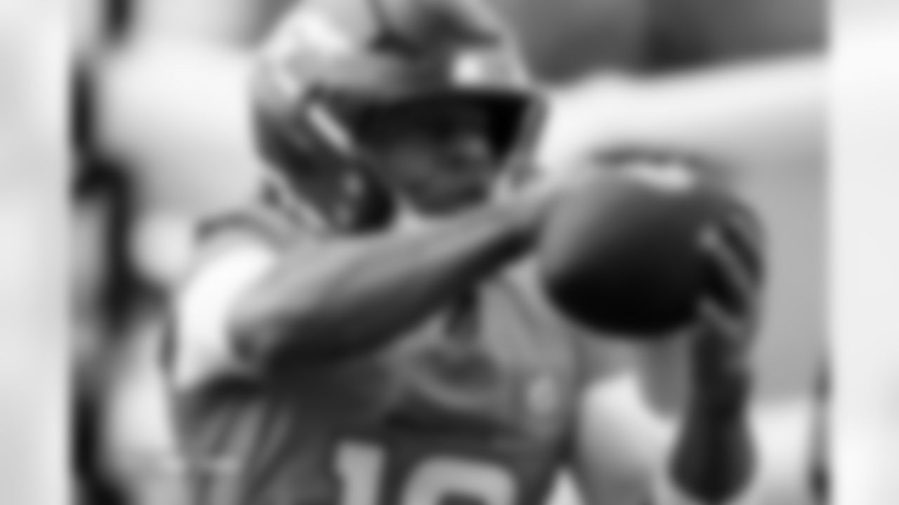 RJ Harvey during practice at Broncos Park Powered by CommonSpirit in Englewood, Colorado on December 11, 2025. Photo by Ben Swanson / Denver Broncos