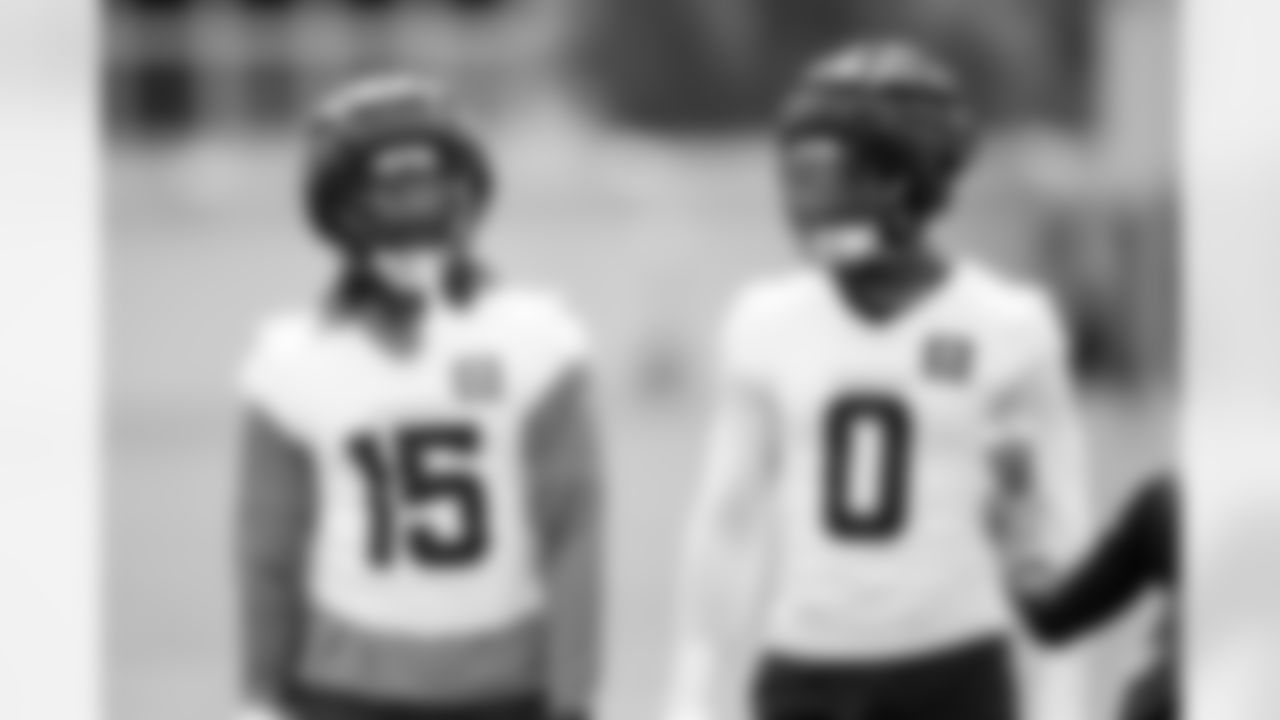 Nik Bonitto and Jonathon Cooper during practice at Broncos Park Powered by CommonSpirit on August 28, 2025 in Englewood, Colorado. Photo by Ben Swanson / Denver Broncos