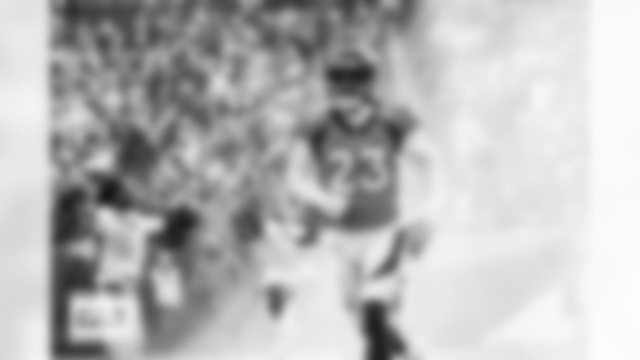 Fabian Moreau before the Broncos' Week 17 game against the Los Angeles Chargers at Empower Field at Mile High in Denver, Colorado on December 31, 2023. Photo by Nicole Pennetta / Denver Broncos
