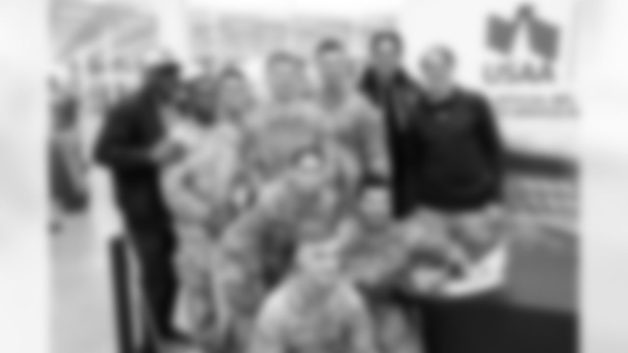 Denver Broncos Cheerleaders and Broncos alumni visit the United States Army post at Fort Carson during the Salute to Service Caravan on December 16, 2025. Photo by Ben Swanson / Denver Broncos