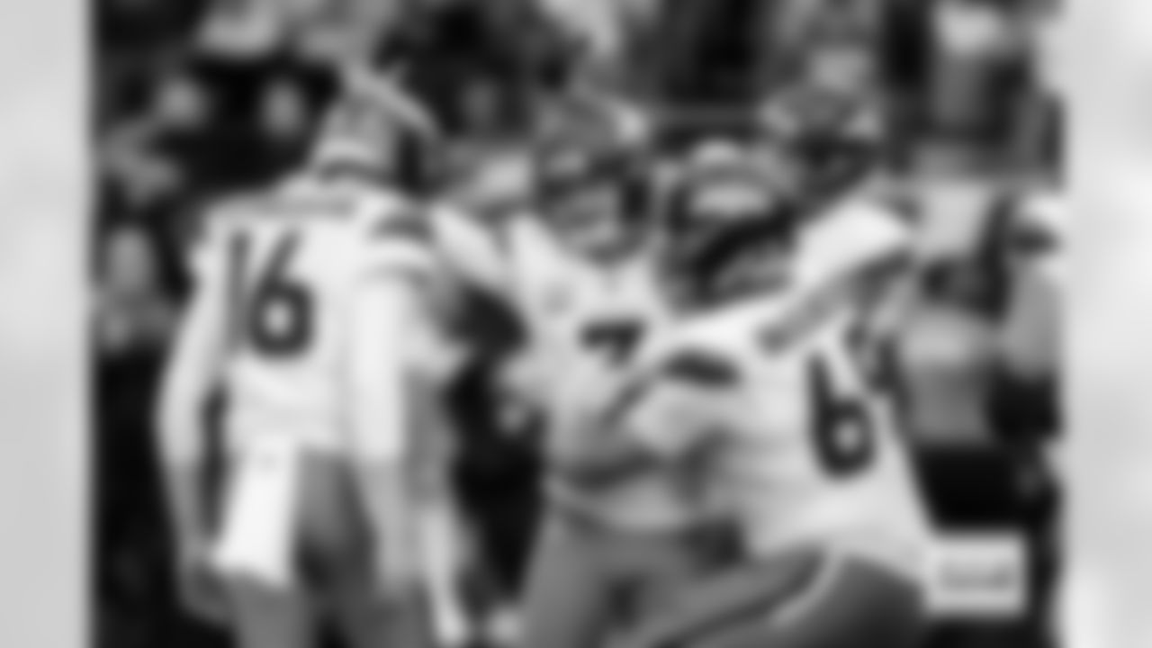 Denver Broncos placekicker Wil Lutz (3) celebrates with punter Jeremy Crawshaw (16), offensive tackle Mike McGlinchey (69), tight end Adam Trautman (82) and others after kicking a game-winning field goal during the Broncos' Week 9 game against the Houston Texans at NRG Stadium in Houston, Texas on November 2, 2025. Photo by Ben Swanson / Denver Broncos