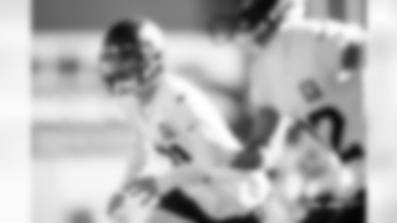 Riley Moss during practice at Broncos Park Powered by CommonSpirit in Englewood, Colorado on December 10, 2025. Photo by Ben Swanson / Denver Broncos