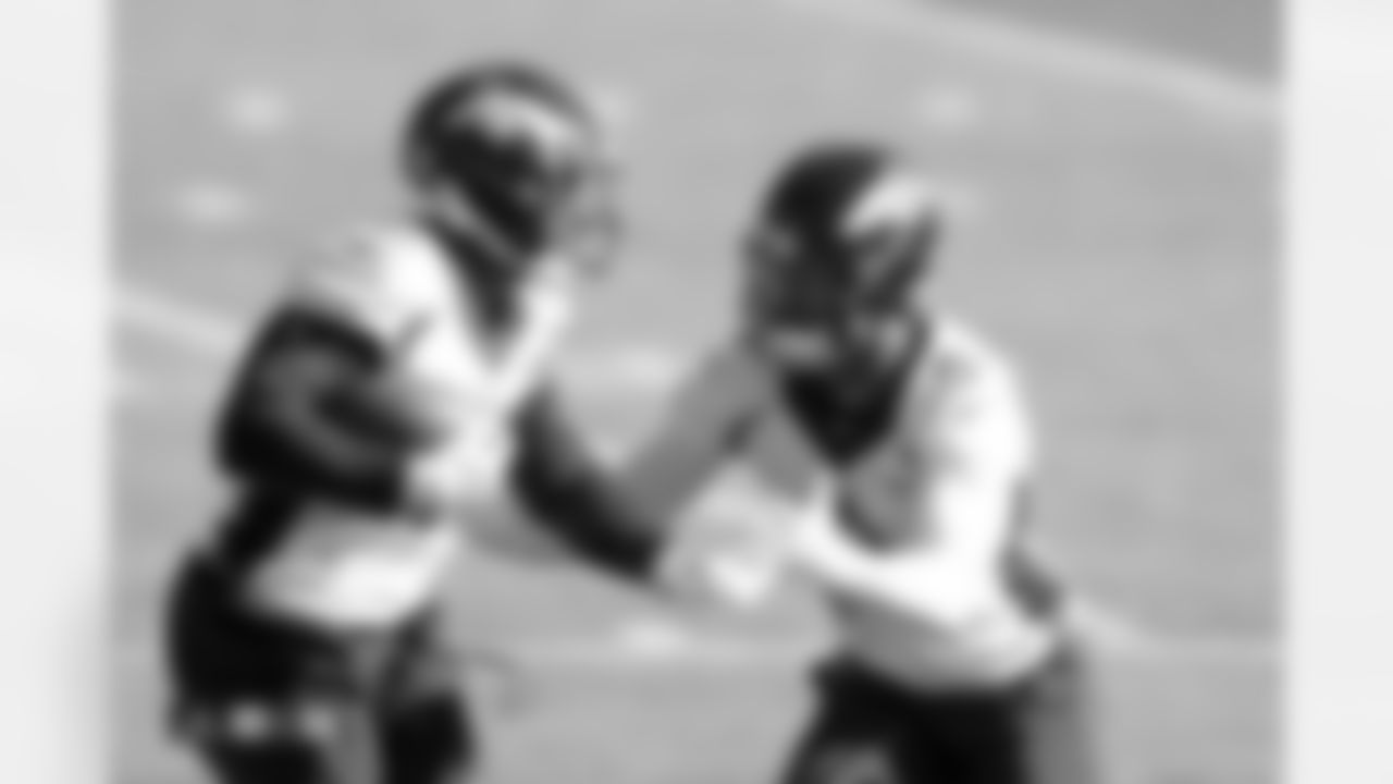 Ronnie Perkins and Jonathon Cooper during practice on Thursday, November 16, 2023 at Centura Health Training Center in Englewood, Colorado.
Photo by Gabriel Christus/Denver Broncos