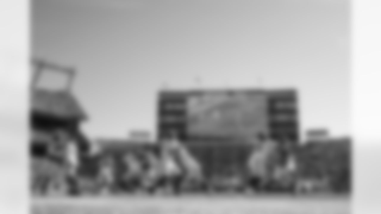 New York Giants quarterback Jaxson Dart (6) drops back to pass during the Broncos' Week 7 game against the New York Giants at Empower Field at Mile High in Denver, Colorado on October 19, 2025. Photo by Gabriel Christus / Denver Broncos