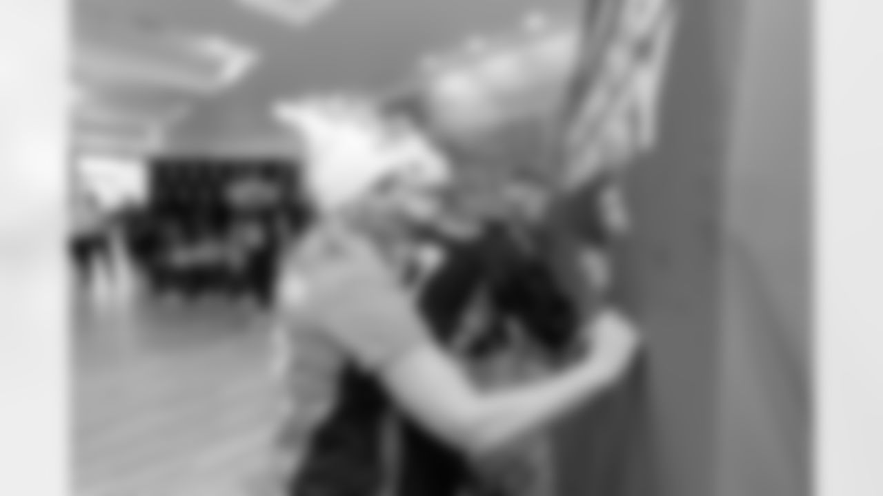 during a visit with military families on Saturday, November 29, 2025 at USO Warrior and Family Center in Fort Belvoir, Virginia.
Photo by Gabriel Christus / Denver Broncos