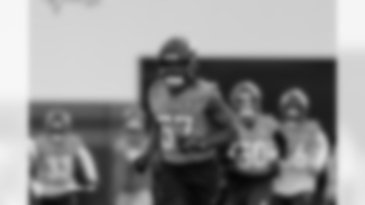 Dre Greenlaw during practice on Wednesday, December 3, 2025 at Broncos Park Powered by CommonSpirit in Englewood, Colorado.
Photo by Gabriel Christus / Denver Broncos