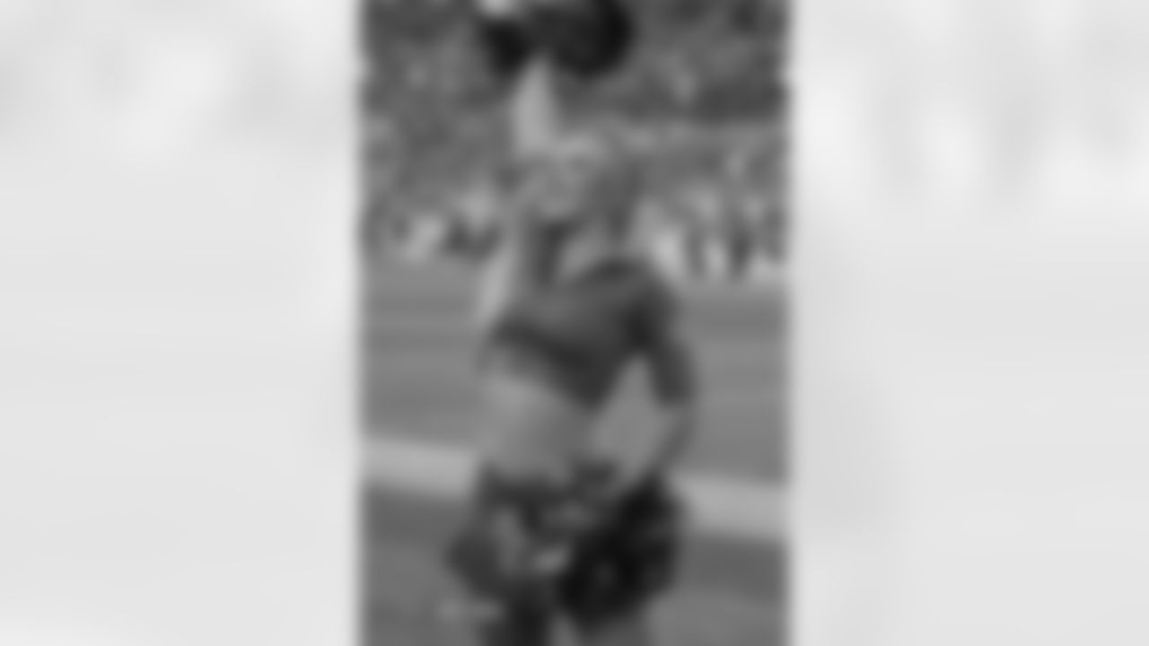 Denver Broncos Cheerleaders during the Broncos' Week 11 game against the Kansas City Chiefs at Empower Field at Mile High in Denver, Colorado on November 16, 2025. Photo by Paul Cloud / Denver Broncos