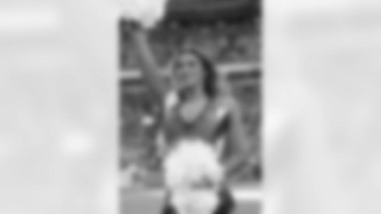 during the Broncos' Week 18 game against the Los Angeles Chargers at Empower Field at Mile High in Denver, Colorado on January 4, 2026. Photo by Adam Bratten / Denver Broncos