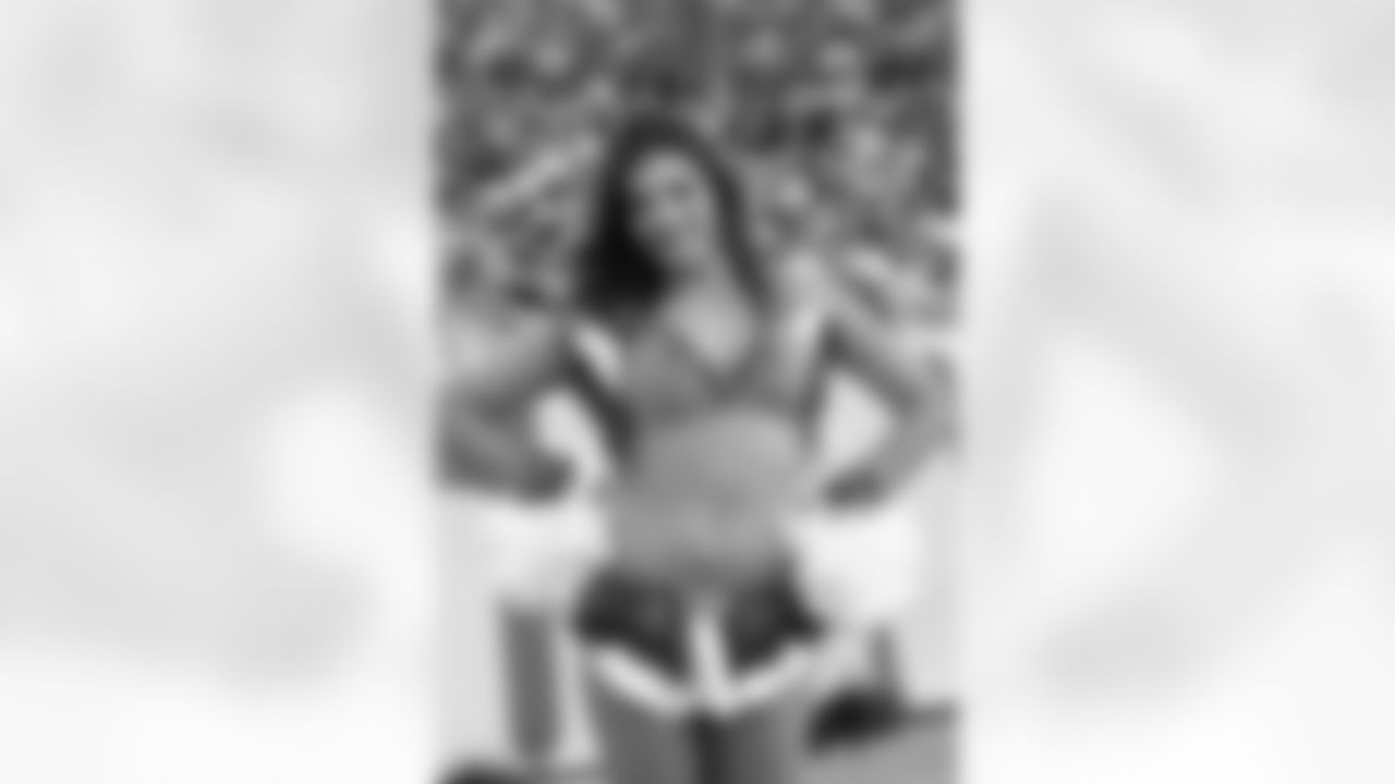 during the Broncos' Week 18 game against the Los Angeles Chargers at Empower Field at Mile High in Denver, Colorado on January 4, 2026. Photo by Adam Bratten / Denver Broncos