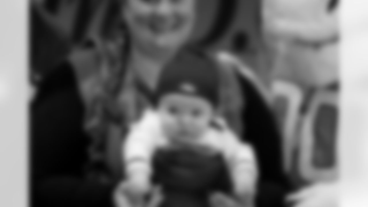 during a visit with military families on Saturday, November 29, 2025 at USO Warrior and Family Center in Fort Belvoir, Virginia.
Photo by Gabriel Christus / Denver Broncos