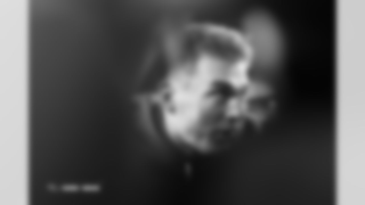 Bo Nix (10) before the Broncos' Week 13 game against the Washington Commanders at Northwest Stadium in Landover, Maryland on November 30, 2025. Photo by Ben Swanson / Denver Broncos