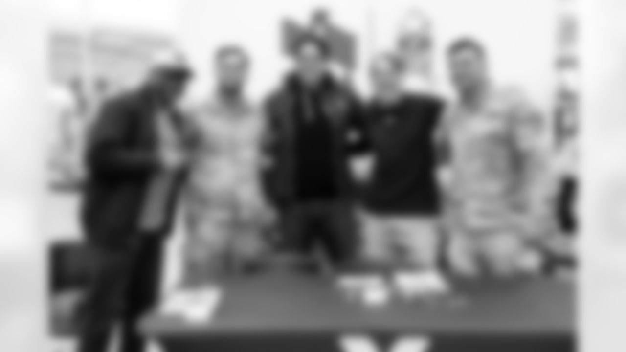 Denver Broncos Cheerleaders and Broncos alumni visit the United States Army post at Fort Carson during the Salute to Service Caravan on December 16, 2025. Photo by Ben Swanson / Denver Broncos