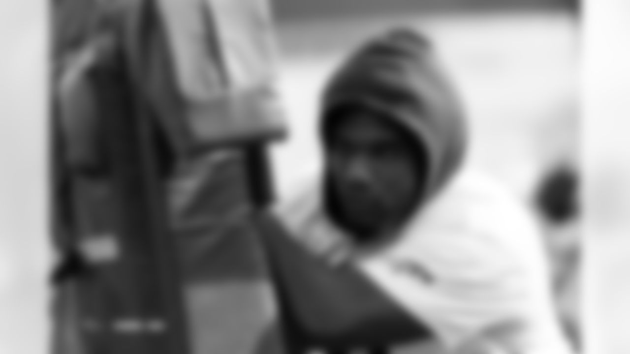 Malcolm Roach during practice at Broncos Park Powered by CommonSpirit in Englewood, Colorado on December 23, 2025. Photo by Ben Swanson / Denver Broncos