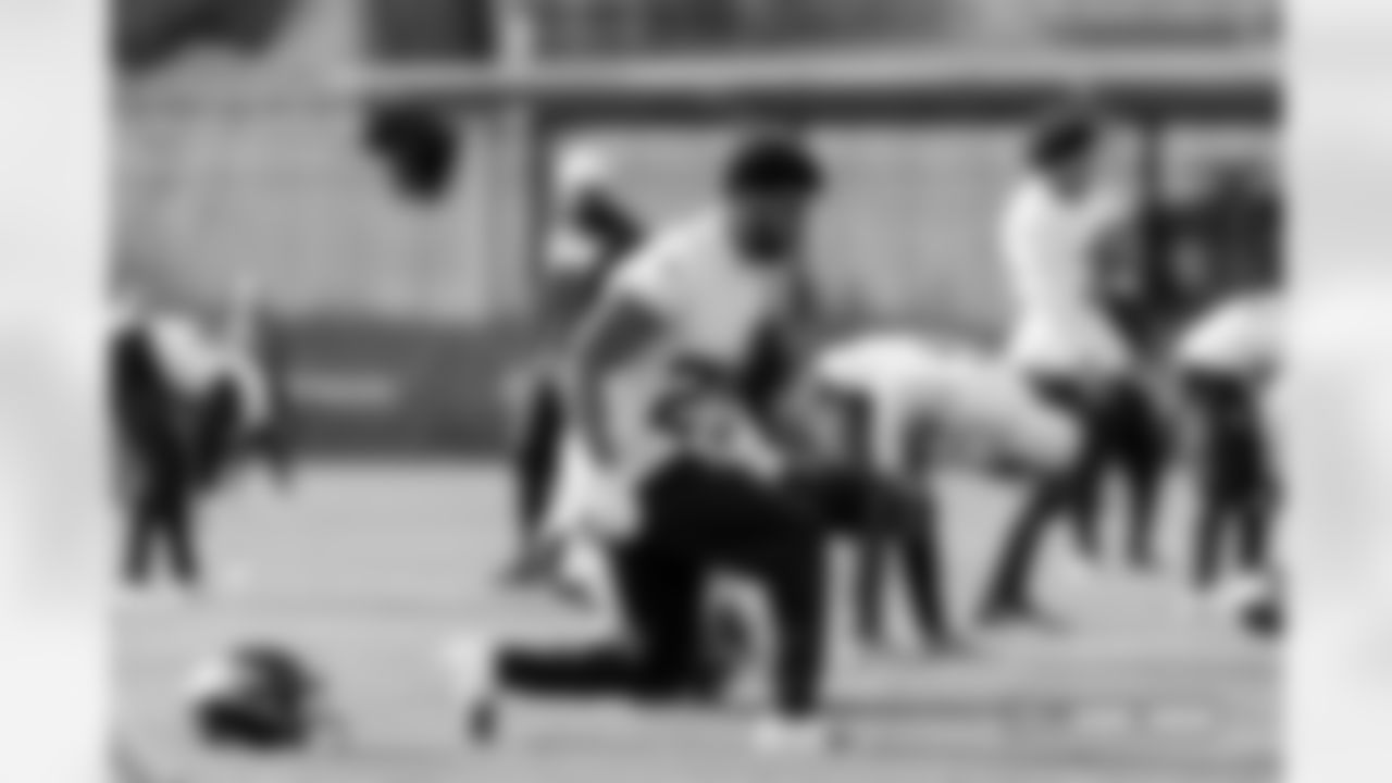 Brandon Jones during practice at Broncos Park Powered by CommonSpirit in Englewood, Colorado on November 28, 2025. Photo by Gabriel Christus / Denver Broncos