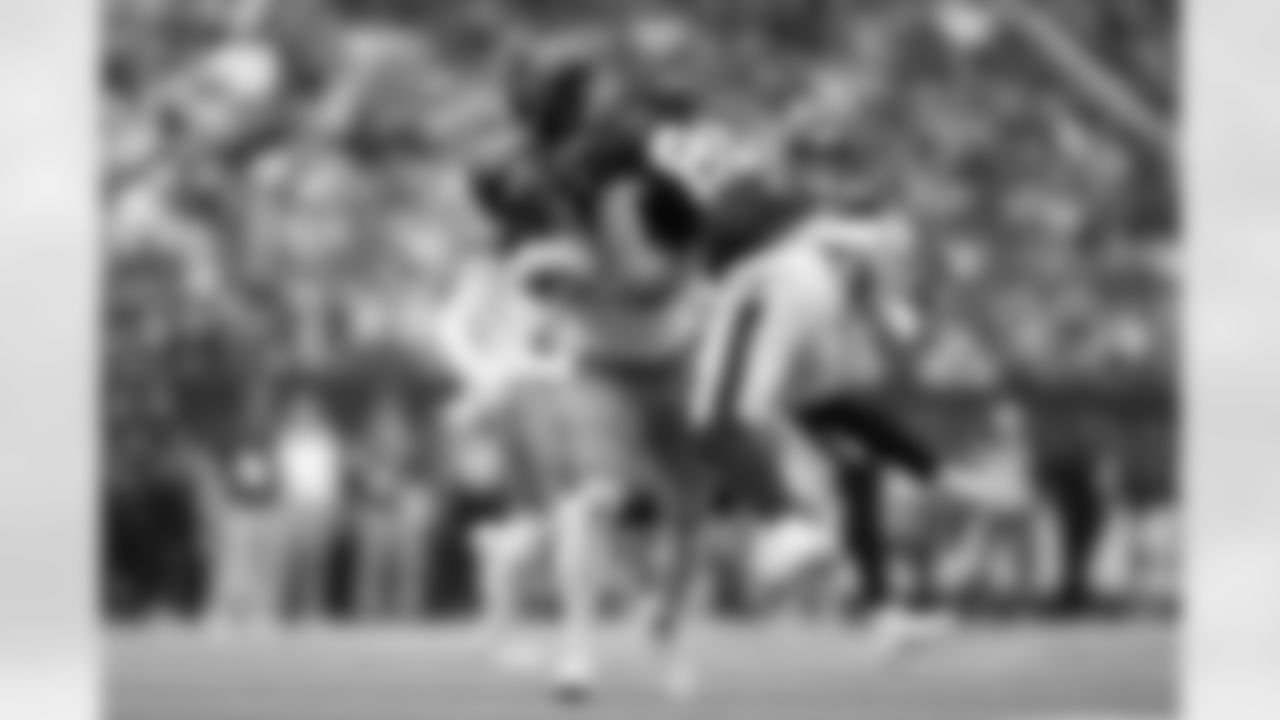 Denver Broncos safety Talanoa Hufanga (9) tackles Houston Texans tight end Harrison Bryant (88) during the Broncos' Week 9 game against the Houston Texans at NRG Stadium in Houston, Texas on November 2, 2025. Photo by Gabriel Christus / Denver Broncos