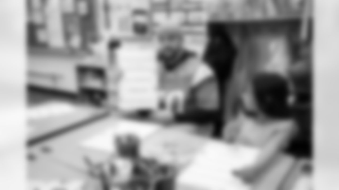 The Denver Broncos and CommonSpirit host a Thanksgiving assembly and activities about kindness at Colfax Elementary School in Denver, Colorado on November 11, 2025. Photo by Ben Swanson / Denver Broncos