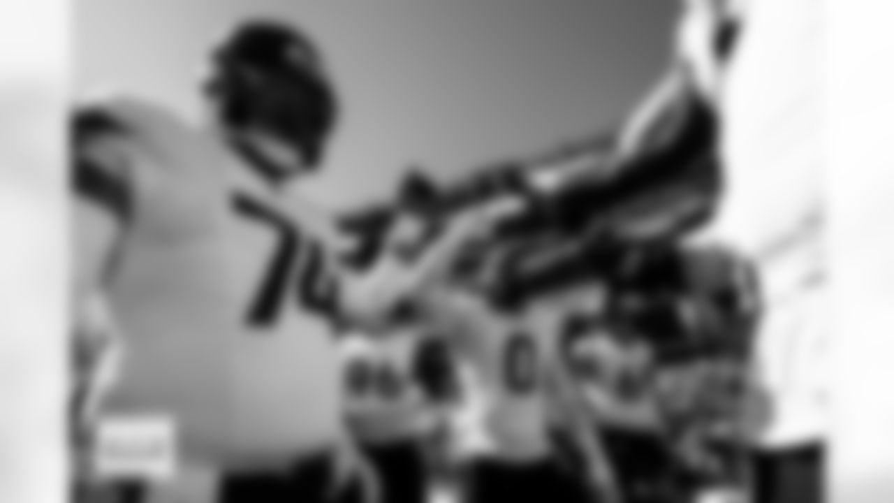 Denver Broncos linebacker Jonathon Cooper (0) gives a pregame speech to his teammates before the Broncos' Week 5 game against the Philadelphia Eagles at Lincoln Financial Field in Philadelphia, Pennsylvania on October 5, 2025. Photo by Gabriel Christus / Denver Broncos