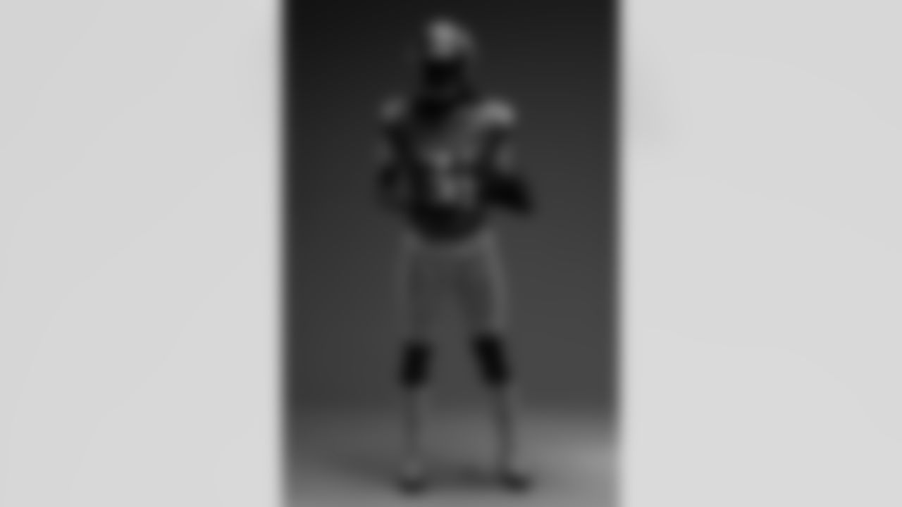 Kris Abrams-Draine poses for a portrait on June 9, 2025 in Englewood, Colorado. Photo by Ben Swanson / Denver Broncos