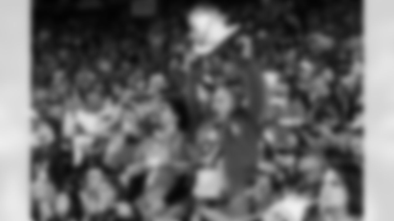 Denver Broncos fans cheer during the Broncos' Week 18 game against the Los Angeles Chargers at Empower Field at Mile High in Denver, Colorado on January 4, 2026. Photo by Gavin Liddell / Denver Broncos