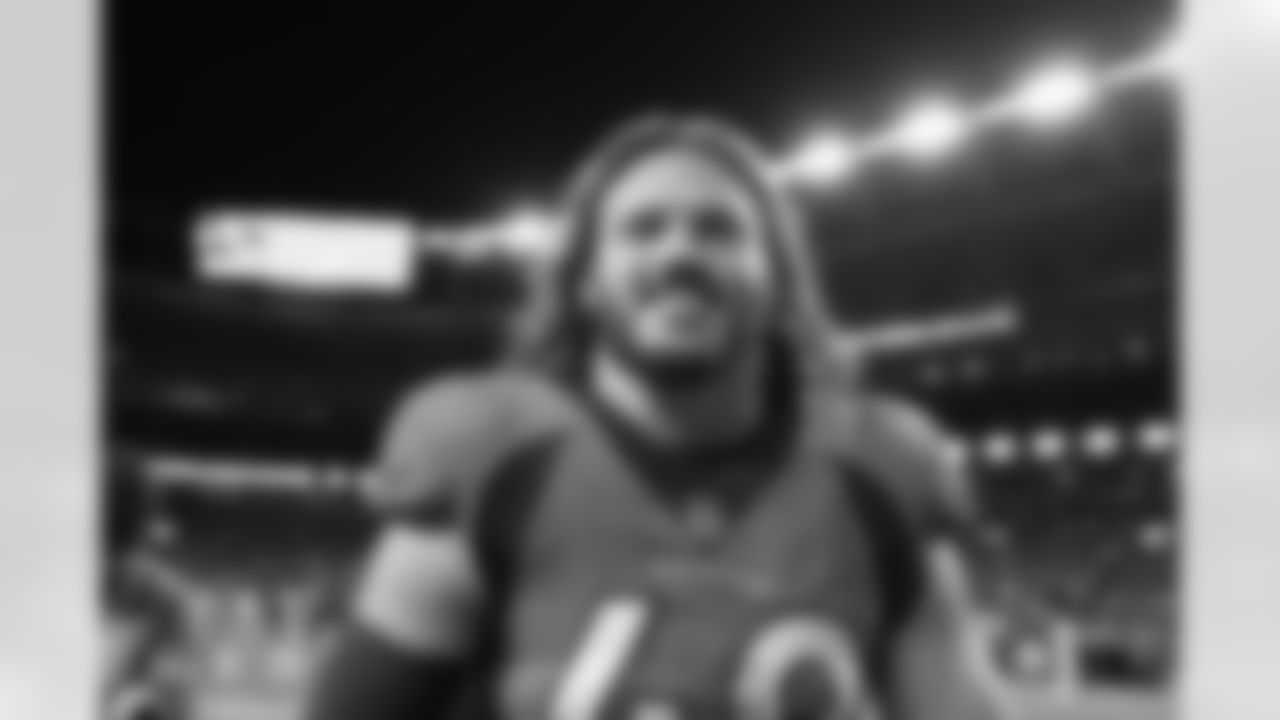 Alex Singleton during the Broncos' Week 17 game against the Los Angeles Chargers at Empower Field at Mile High in Denver, Colorado on December 31, 2023. Photo by Ben Swanson / Denver Broncos