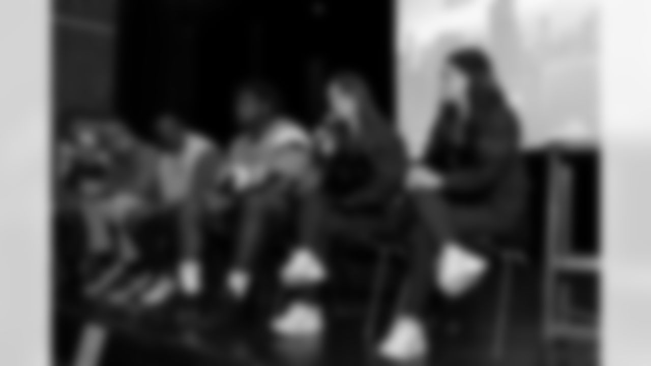 Denver Broncos alumni, cheer and players participated in ENT Adventures in Realiity on Tuesday, December 9, 2025 at Manual High School in Denver, Colorado.
Photo by Gabriel Christus / Denver Broncos