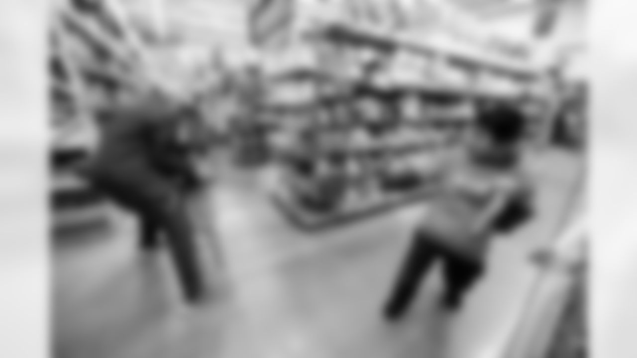 Denver Broncos Alumni helped kids from the Boys & Girls Club shop for Christmas during a Shop with a Jock event on Thursday, December 4, 2025 in Aurora, Colorado.
Photo by Gabriel Christus / Denver Broncos