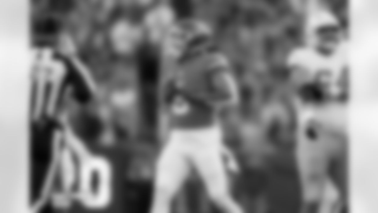 Talanoa Hufanga (9) during the Broncos' Week 18 game against the Los Angeles Chargers at Empower Field at Mile High in Denver, Colorado on January 4, 2026. Photo by Gabriel Christus / Denver Broncos