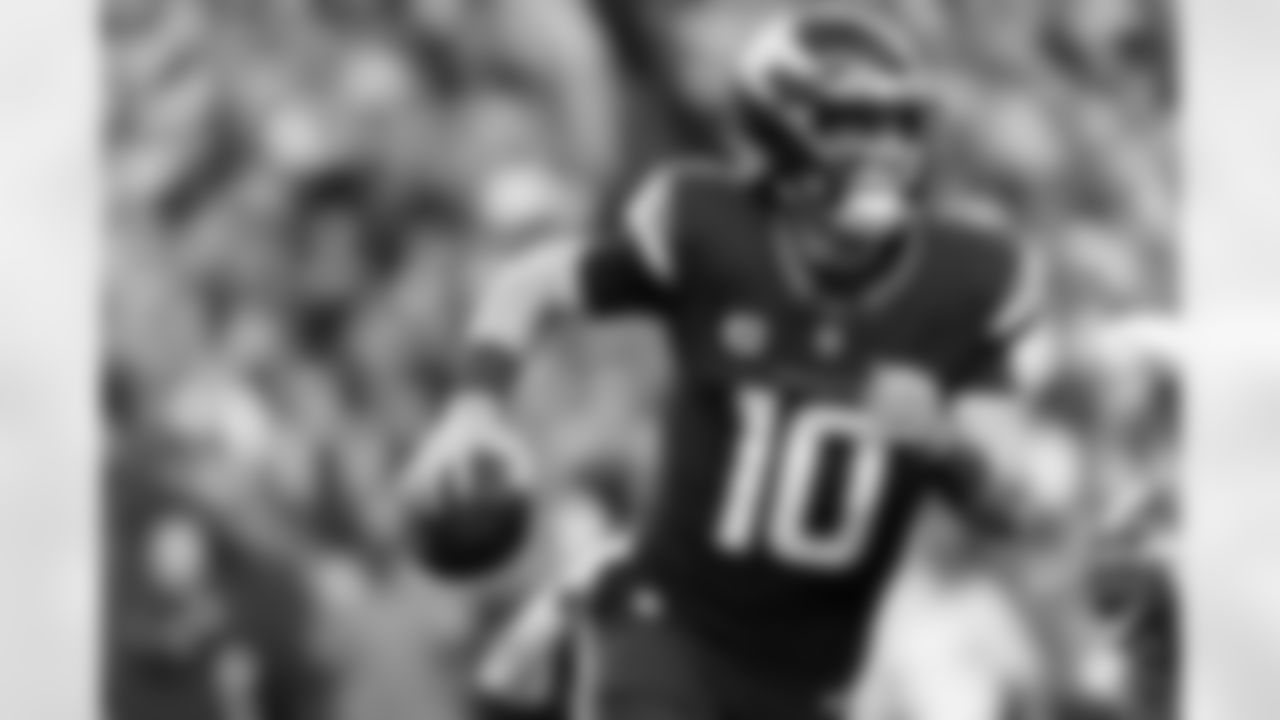 Denver Broncos quarterback Bo Nix (10) runs with the ball during the Broncos' Week 4 game against the Cincinnati Bengals at Empower Field at Mile High in Denver, Colorado on September 29, 2025. Photo by Gavin Liddell / Denver Broncos