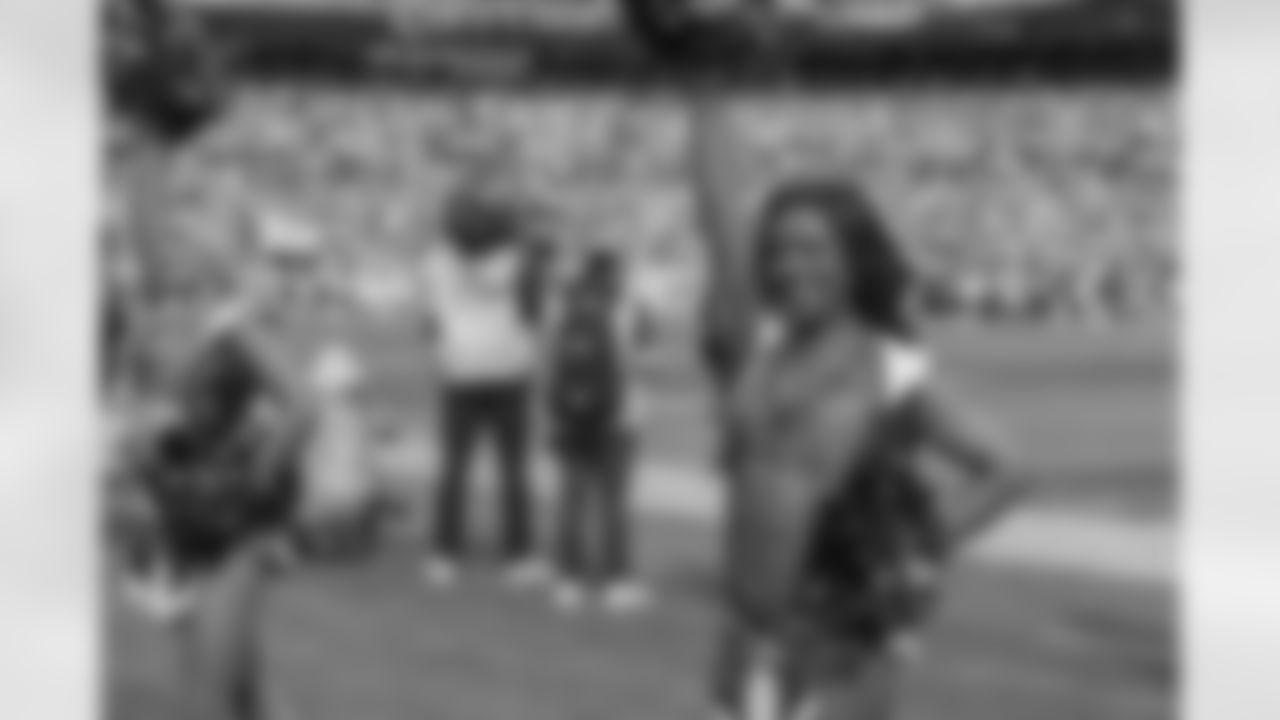 Denver Broncos Cheerleaders during the Broncos' Week 7 game against the New York Giants at Empower Field at Mile High in Denver, Colorado on October 19, 2025. Photo by Paul Cloud / Denver Broncos
