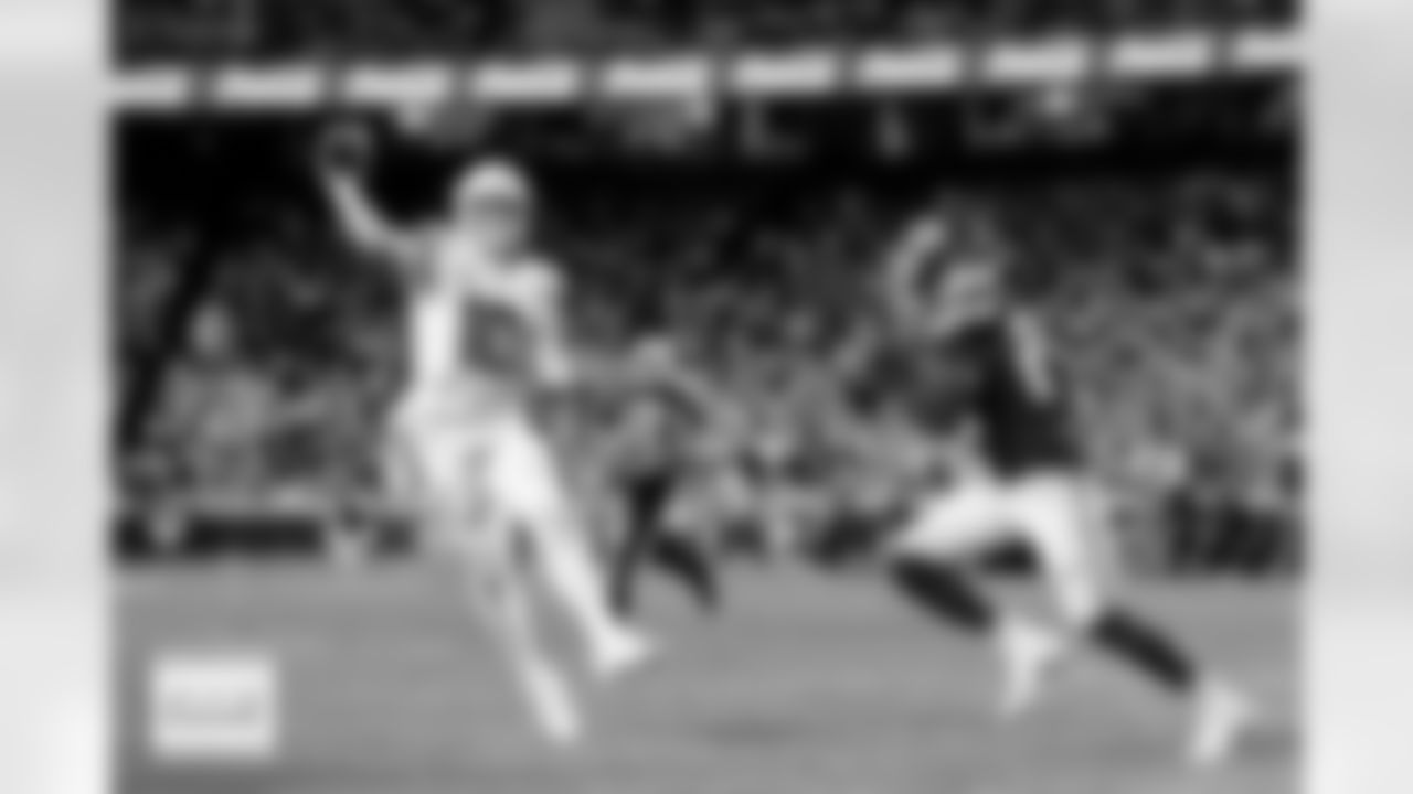 Denver Broncos quarterback Bo Nix (10) throws a pass for a touchdown during the Broncos' Week 17 game against the Kansas City Chiefs at GEHA Field at Arrowhead Stadium in Kansas City, Missouri on December 25, 2025. Photo by Ben Swanson / Denver Broncos