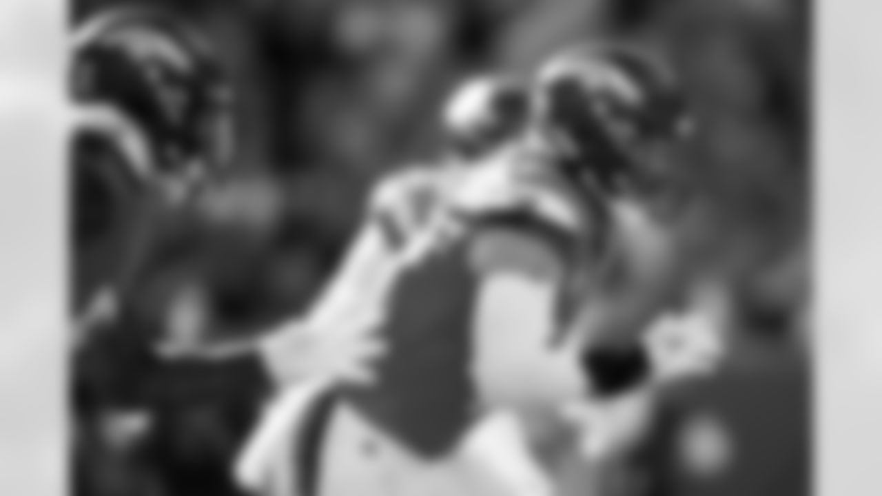 Denver Broncos linebacker Alex Singleton (49) in action during the Broncos' Week 7 game against the New York Giants at Empower Field at Mile High in Denver, Colorado on October 19, 2025. Photo by Gavin Liddell / Denver Broncos