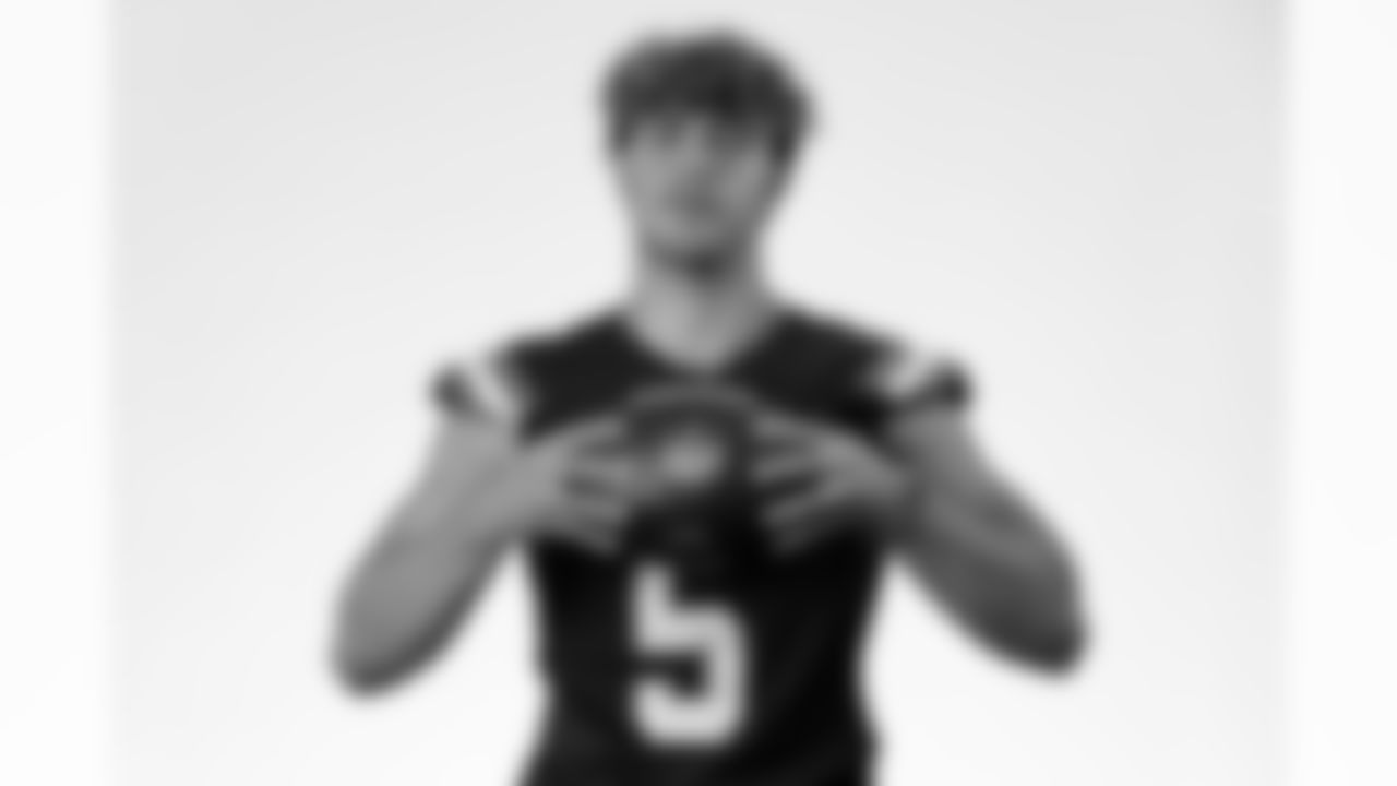 Students pose for portraits at CHSAA's High School Fall Sports Media Day on August 5, 2025 in Denver, Colorado. Photo by Ben Swanson / Denver Broncos