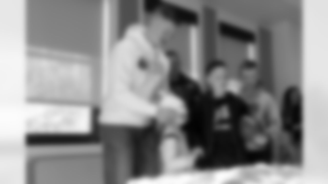 during a visit with military families on Saturday, November 29, 2025 at USO Warrior and Family Center in Fort Belvoir, Virginia.
Photo by Gabriel Christus / Denver Broncos