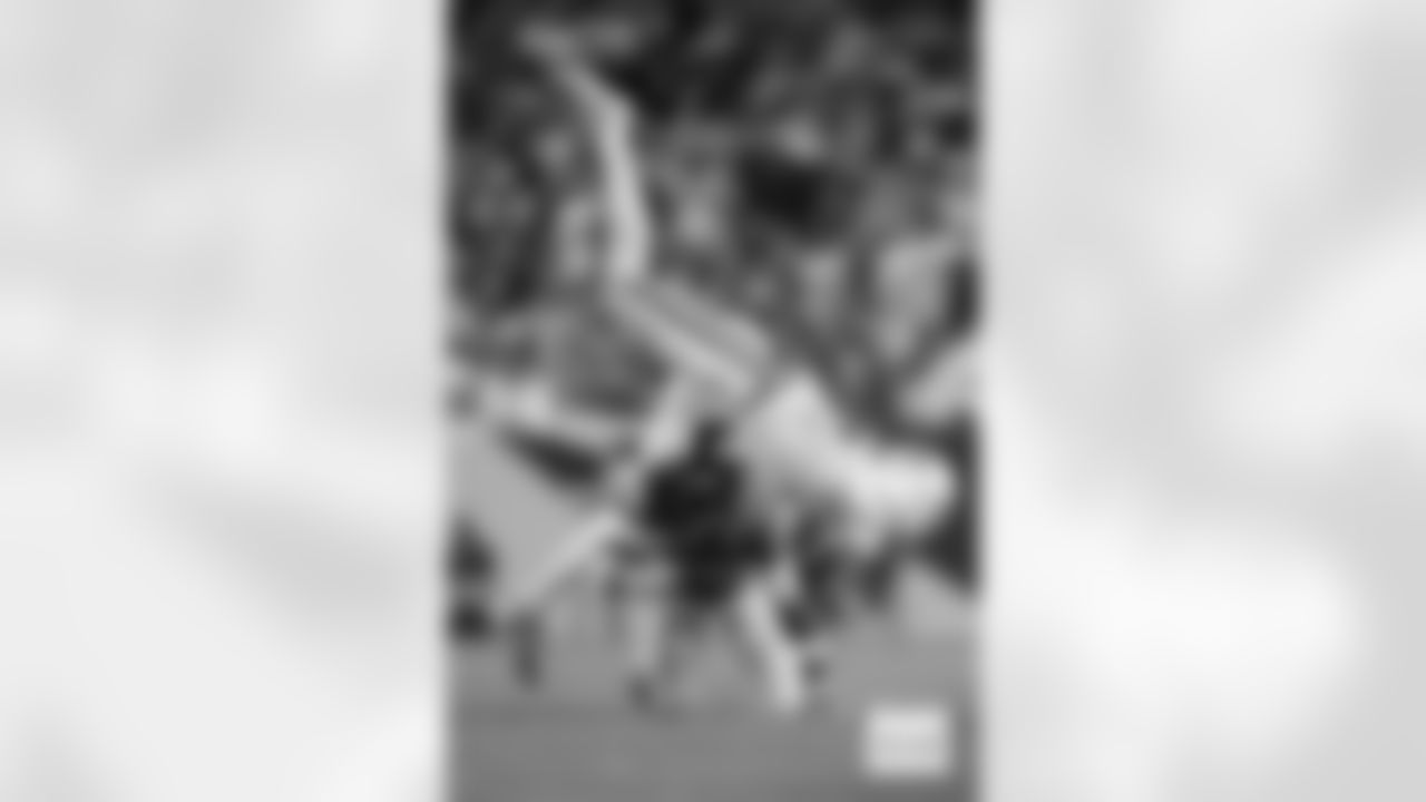 during the Broncos' Week 15 game against the Green Bay Packers at Empower Field at Mile High in Denver, Colorado on December 14, 2025. Photo by Gabriel Christus / Denver Broncos