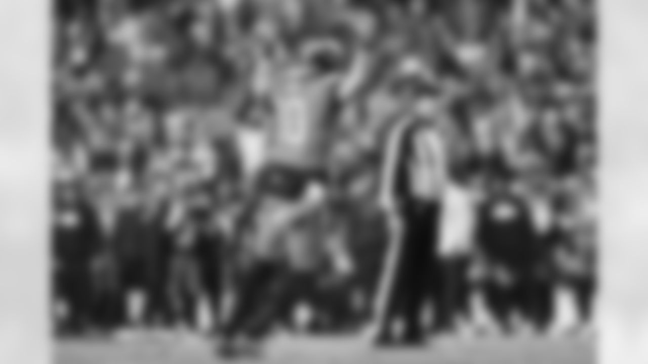 Bo Nix (10) during the Broncos' Week 13 game against the Washington Commanders at Northwest Stadium in Landover, Maryland on November 30, 2025. Photo by Ben Swanson / Denver Broncos