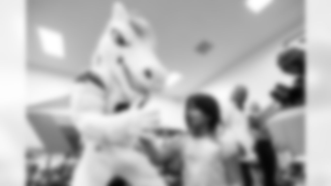 The Denver Broncos and CommonSpirit host a Thanksgiving assembly and activities about kindness at Colfax Elementary School in Denver, Colorado on November 11, 2025. Photo by Ben Swanson / Denver Broncos