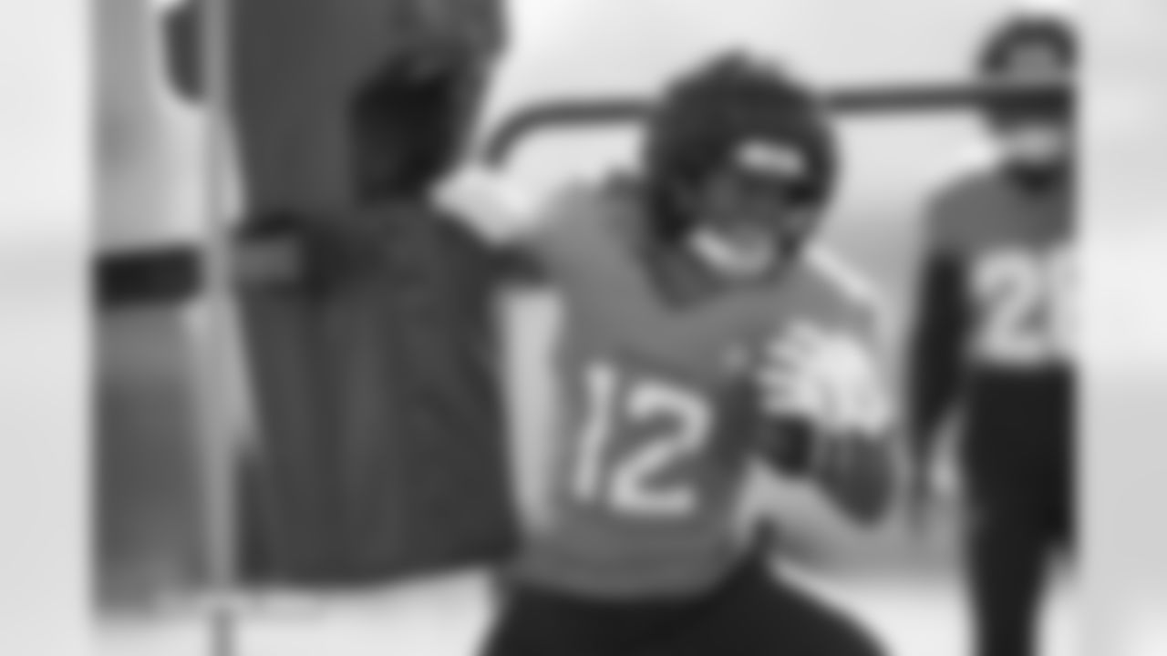 RJ Harvey during practice at Broncos Park Powered by CommonSpirit in Englewood, Colorado on November 27, 2025. Photo by Ben Swanson / Denver Broncos