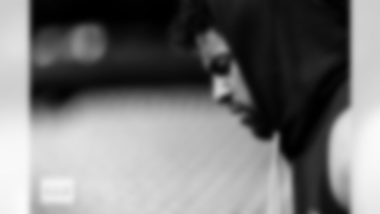 Brandon Jones warms up before the Broncos' Week 5 game against the Philadelphia Eagles at Lincoln Financial Field in Philadelphia, Pennsylvania on October 5, 2025. Photo by Gabriel Christus / Denver Broncos