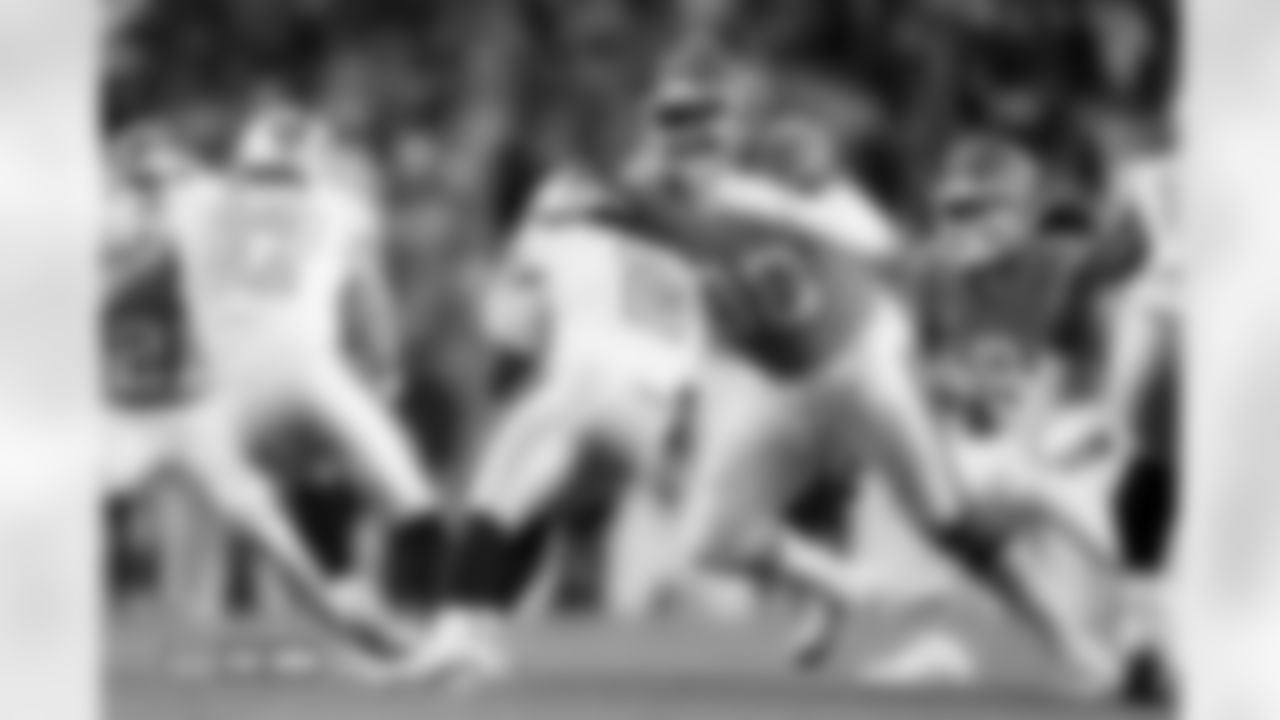 John Franklin-Myers (98) before the Broncos' Week 10 game against the Las Vegas Raiders at Empower Field at Mile High in Denver, Colorado on November 6, 2025. Photo by Gabriel Christus / Denver Broncos