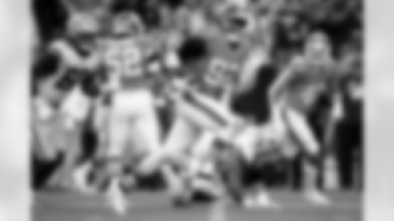 Denver Broncos linebacker Dondrea Tillman (92) runs with the ball after an interception during the Broncos' Week 8 game against the Dallas Cowboys at Empower Field at Mile High in Denver, Colorado on October 26, 2025. Photo by Ben Swanson / Denver Broncos