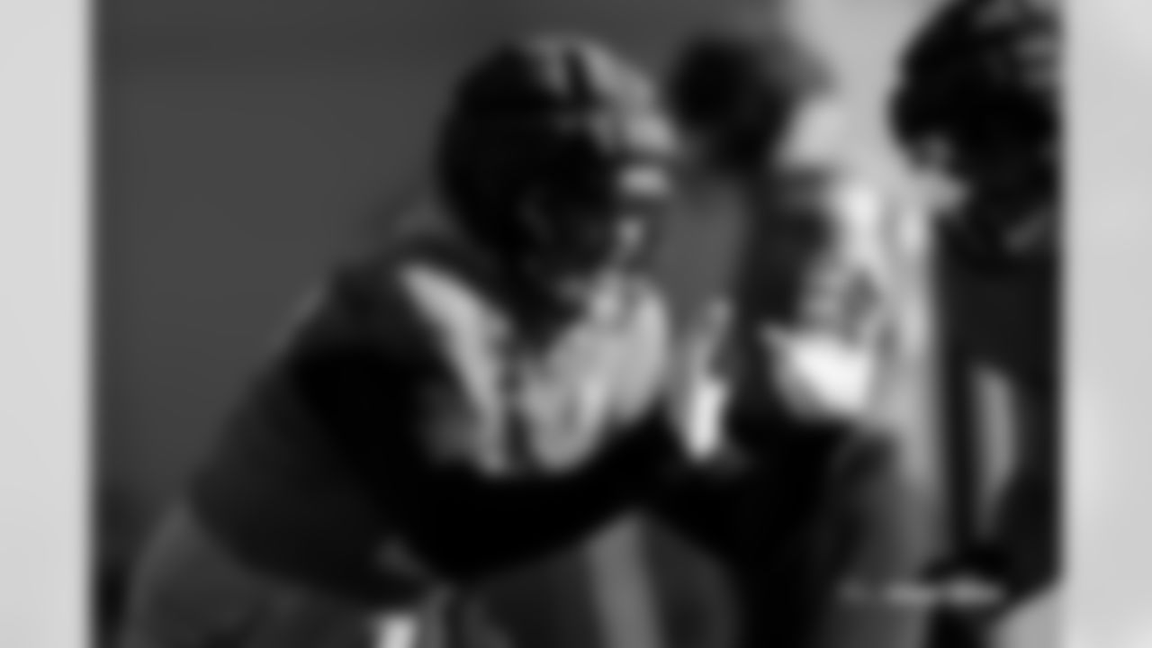 Mike McGlinchey during practice at Broncos Park Powered by CommonSpirit in Englewood, Colorado on November 27, 2025. Photo by Ben Swanson / Denver Broncos