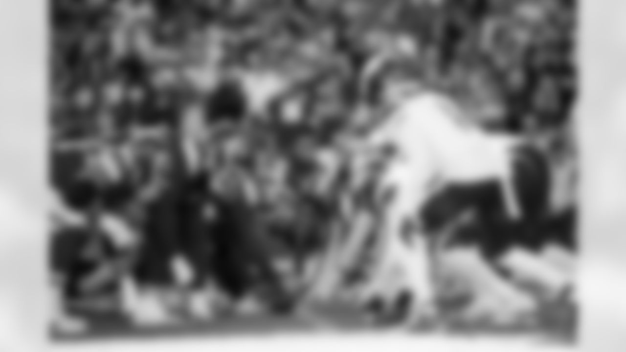 A view of the line of scrimmage during the Broncos' Week 10 game against the Kansas City Chiefs at GEHA Field at Arrowhead Stadium in Kansas City, Missouri on November 10, 2024. Photo by Gabriel Christus / Denver Broncos