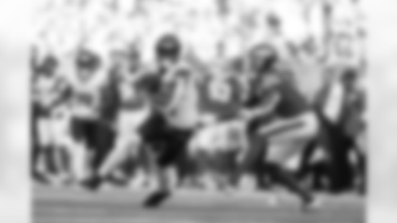 Denver Broncos wide receiver Courtland Sutton (14) runs with the ball after a reception during the Broncos' Week 6 game against the New York Jets at Tottenham Hotspur Stadium in London, England on October 12, 2025. Photo by Gabriel Christus / Denver Broncos