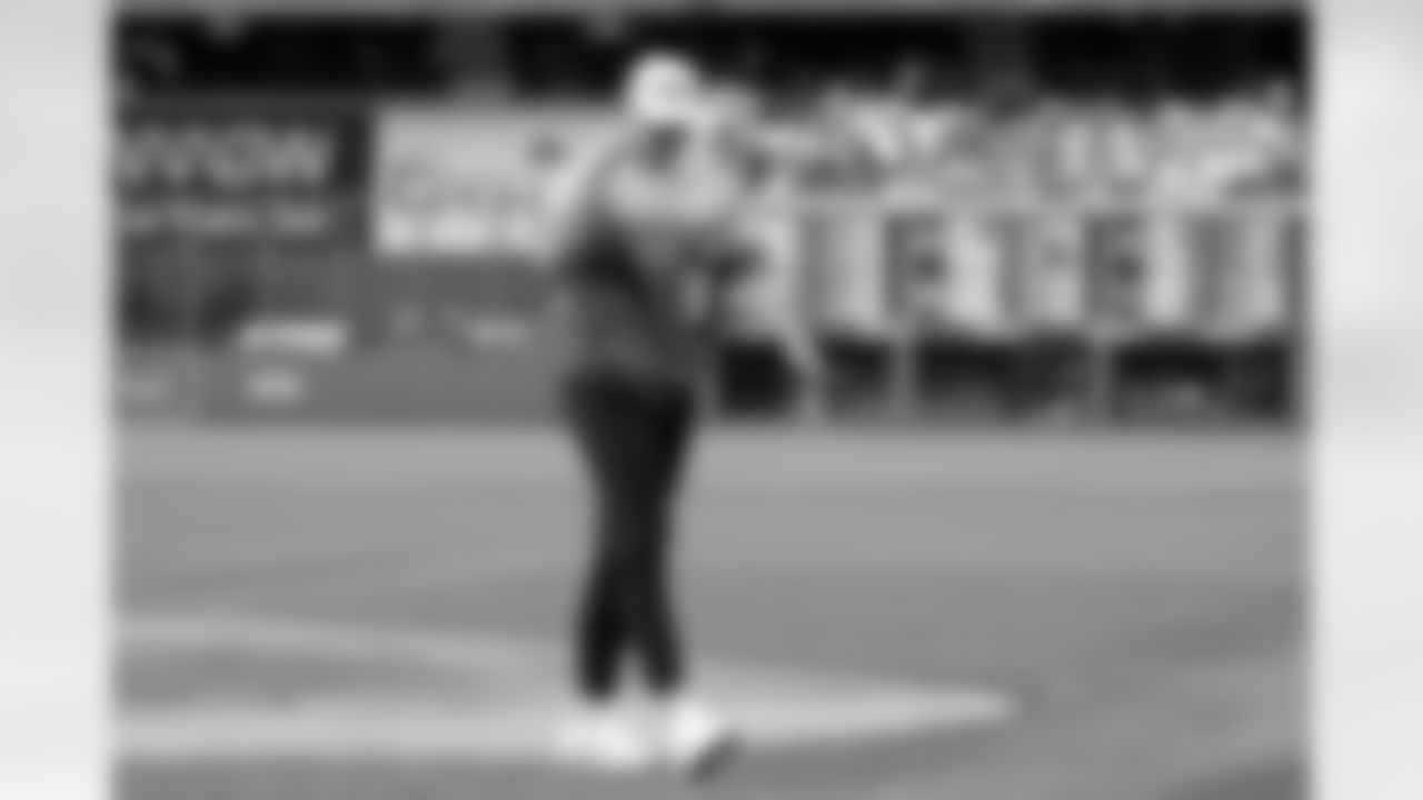Bo Nix throws out the first pitch before the Colorado Rockies game against the New York Yankees on Friday, May 23, 2025 at Coors Field in Denver, Colorado.
Photo by Gabriel Christus / Denver Broncos