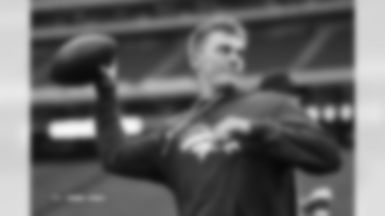 Bo Nix before the Broncos' Week 9 game against the Houston Texans at NRG Stadium in Houston, Texas on November 2, 2025. Photo by Ben Swanson / Denver Broncos